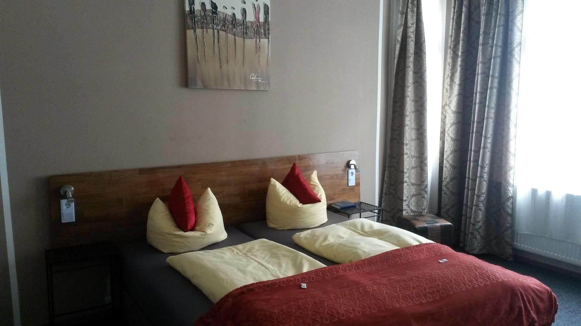 Hotel Skada City Coelln โคโลญ ภายนอก รูปภาพ